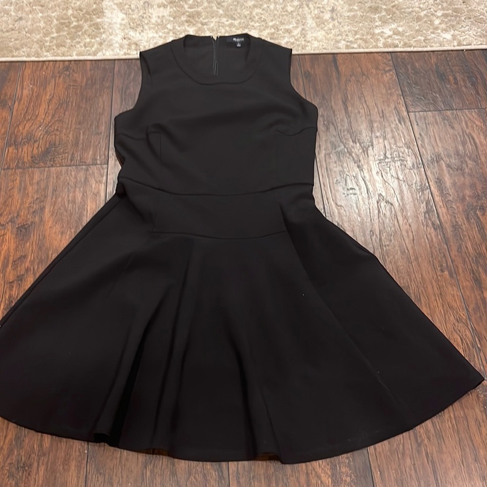 Madewell Anywhere Fit and Flare black Dress size 2 in EUC perfect color for Xmas